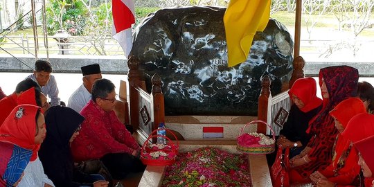 117 Tahun lahirnya Bung Karno, Sekjen PDIP pimpin ziarah di Blitar