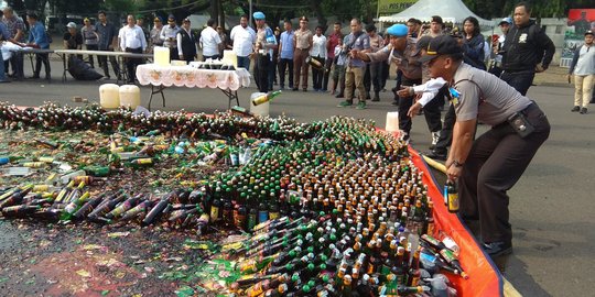 Polres Jakpus musnahkan 4.000 botol miras selama operasi 21 hari