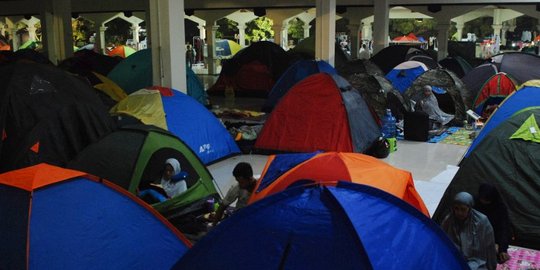 Beriktikaf dalam tenda di malam 10 hari terakhir Ramadan