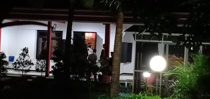 kpk geledah rumah dinas wali kota blitar