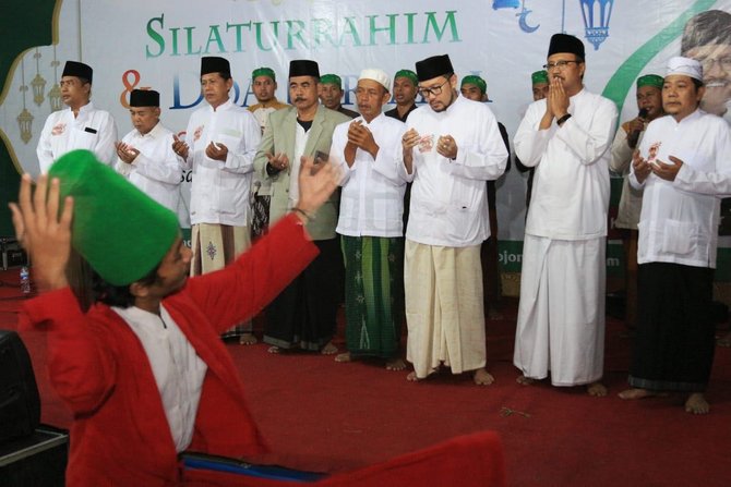 ribuan alumni langitan di bojonegoro kompak menangkan gus ipul