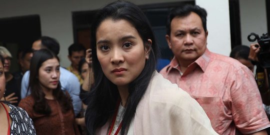 Sejumlah selebriti ramaikan sidang narkoba Tio Pakusadewo