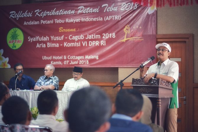 gus ipul bersama ratusan tokoh petani tebu yang tergabung dalam asosiasi petani tebu rakyat indonesia aptri malang
