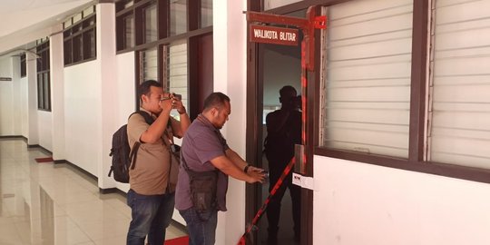 Terkait OTT, penyidik KPK segel 2 ruangan di Dinas PUPR Kota Blitar