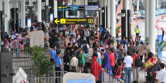 Arus mudik, lonjakan penumpang mulai terjadi di Bandara Soekarno-Hatta