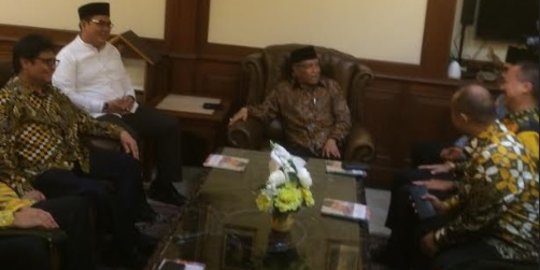 Ketum Golkar silaturahmi ke Said Aqil di Kantor PBNU