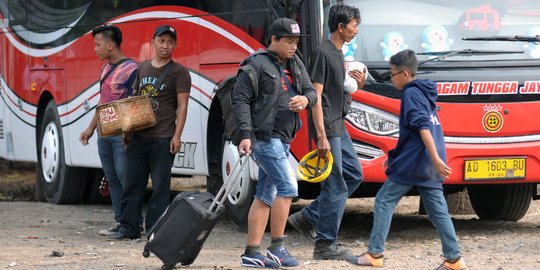 Calon pemudik mulai padati Terminal Bayangan Lebak Bulus