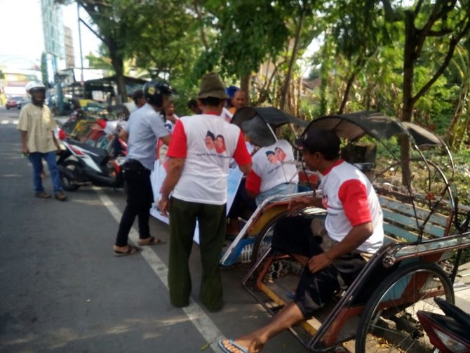 relawan gus ipul puti kampanye di madiun