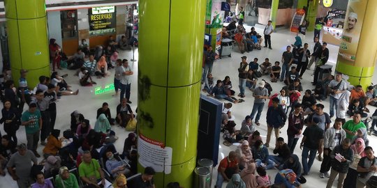 H-5 Pemudik di Stasiun Gambir tembus angka 20 ribu, terbanyak tujuan Bandung