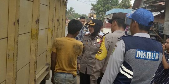 Tepergok pungli ke sopir truk, pensiunan PNS ditangkap polisi