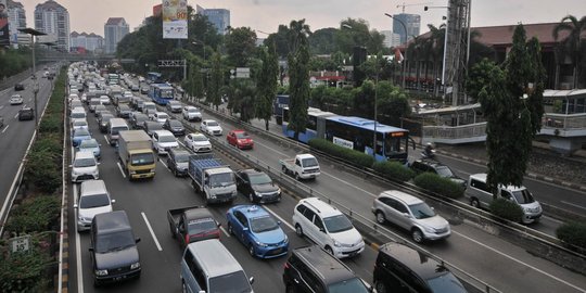 Tol Jakarta-Cikampek mulai padat, sistem contra flow dilakukan mulai KM 35