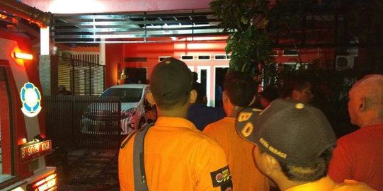 Ditinggal mudik, rumah mewah di Kemang Pratama kebakaran