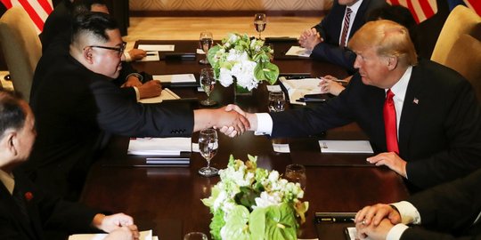 Meja tua pengadilan jadi saksi bisu pertemuan Trump dan Kim Jong-un