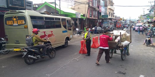 Padat jelang Lebaran, Pasar Tumpah Kertek ancam arus mudik di Wonosobo