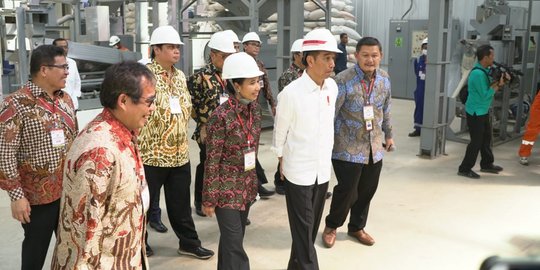 Beredar spanduk 'Jalan Tol Pak Jokowi, PDIP bantah buat saingi #2019GantiPresiden