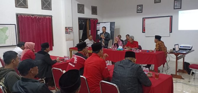 pdip magetan sosialisasi program pendidikan gratis gus ipul puti