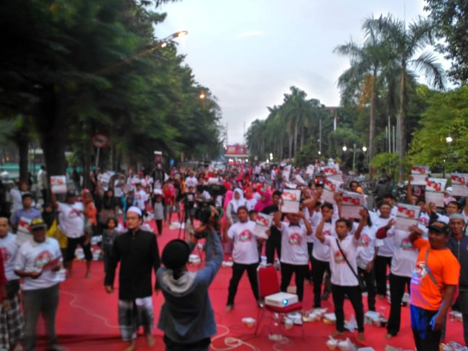 calon gubernur dan wakil gubernur nomor urut dua syaifullah yusuf puti guntur soekarno