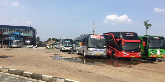 Pemudik keluhkan akses ke Terminal Pondok Cabe Tangerang Selatan