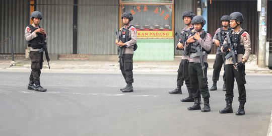 Densus 88 amankan tiga orang terkait jaringan teroris di Blitar