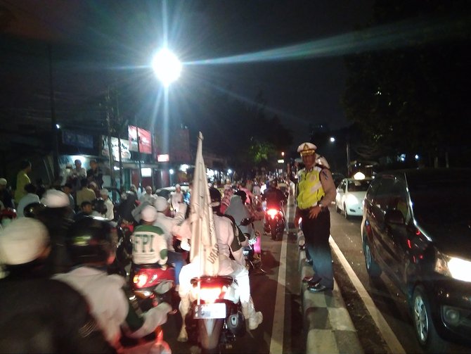 fpi konvoi takbiran