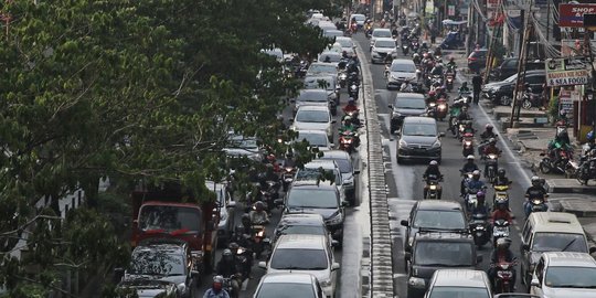 Lebaran pertama, Depok-Pasar Minggu butuh waktu 3 jam