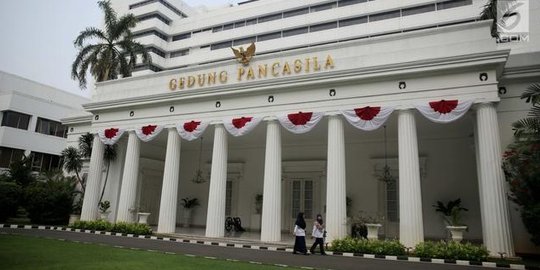 Libur Lebaran, Kemlu tetap layani WNI yang butuh bantuan mendesak