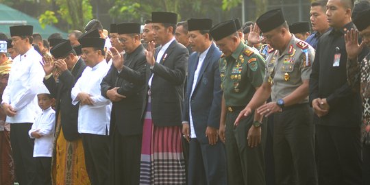 Presiden Jokowi tunaikan salat Idul Fitri di Kebun Raya Bogor