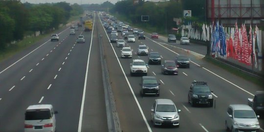 Tol Jakarta-Cikampek kembali dipadati pemudik, Km 35-47 diberlakukan contra flow