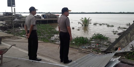 2 Rumah di Indragiri Hilir amblas hanyut ke sungai