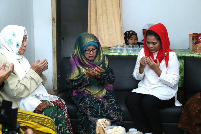 puti di pesantren an nuriyah jember