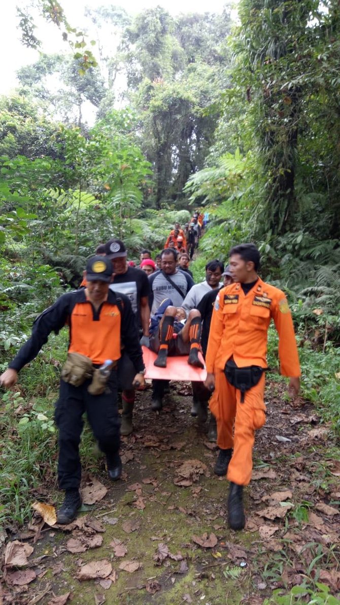 evakuasi kakek ngurah yang hilang di gunung adeng