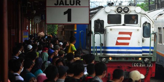 Penumpang kereta api di Bandung meningkat 5 persen