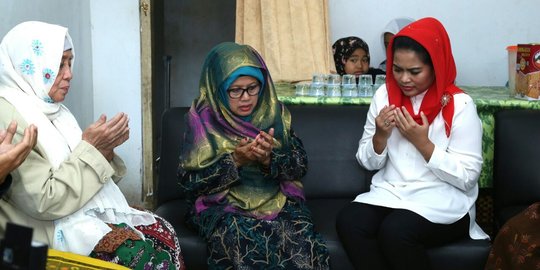 Keluarga pendiri Ponpes Darul Ulum doakan Gus Ipul-Puti menang
