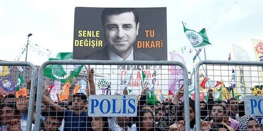 Politisi pro Kurdi muncul di TV jelang pemilu Turki