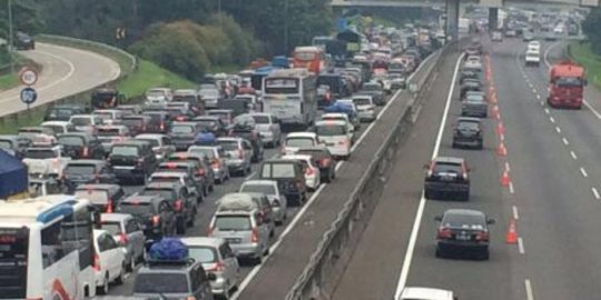 Banyak keluhan soal contra flow Tol Jakarta-Cikampek, Menhub Budi minta maaf