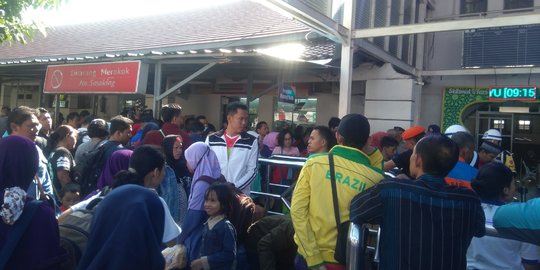 Arus balik, Stasiun Senen mulai dipadati penumpang dari luar kota