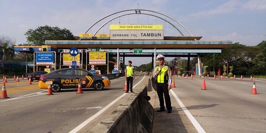 Pecah kemacetan, sistem satu arah kembali diberlakukan di Tol Jakarta-Cikampek