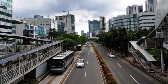 Sehari jelang libur Lebaran selesai, jalanan Jakarta masih lengang