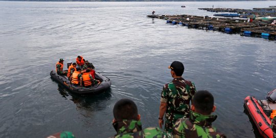 Tim SAR Marinir temukan 2 jenazah korban Kapal KM Sinar Bangun