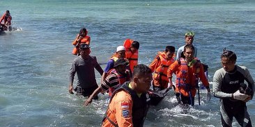 32 Model Baju Batik Muslim Modern Terbaru  Dream.co.id