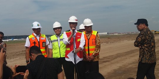Presiden Jokowi tinjau pembangunan taxiway Bandara Soekarno-Hatta
