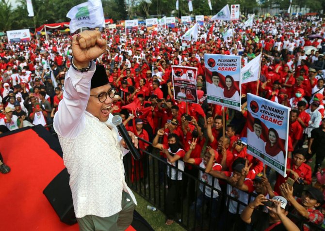 cak imin saat jadi jurkam kampanye akbar gus ipul puti di madiun