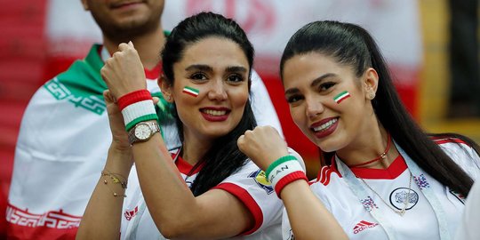 Pesona suporter cantik Iran di Piala Dunia 2018
