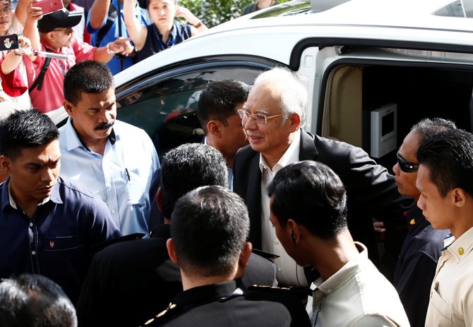 najib razak diperiksa terkait korupsi