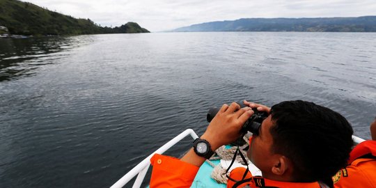 Luhut sebut kapal tenggelam di Danau Toba karena pengelola kurang disiplin