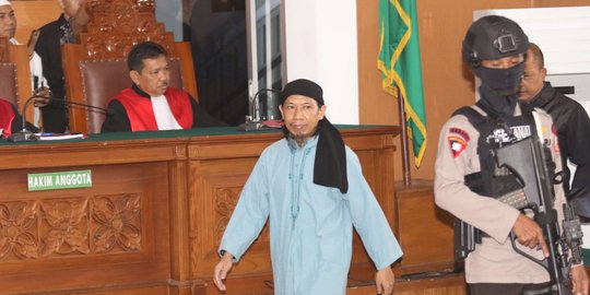 Hakim vonis Aman Abdurrahman dengan hukuman mati