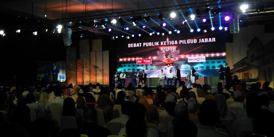 Debat Pilgub Jabar, Ridwan Kamil berpantun Lucinta Luna dan Ayu Tingting