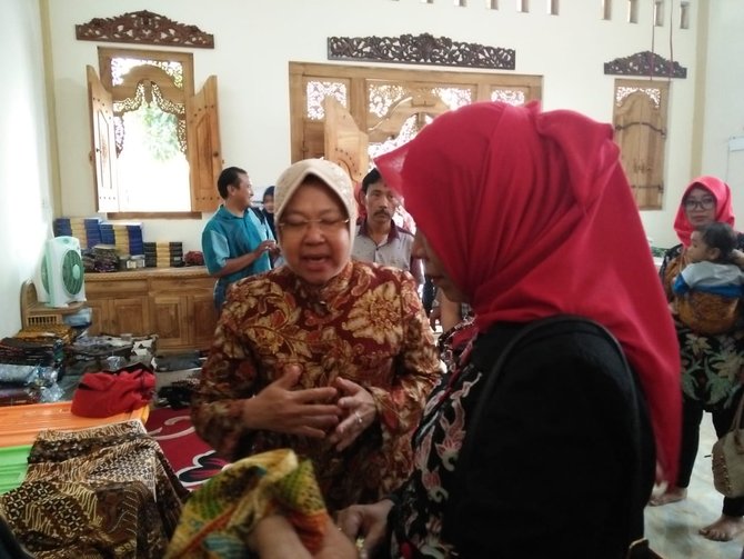 risma sosialisasikan gus ipul puti di kampung batik pitutur