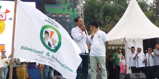 Jokowi KW meriahkan kampanye akbar Rindu di Lapangan Tegalega Bandung