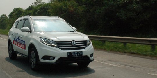 Test drive DFSK Glory 580: punya modal besar bersaing di city SUV 7 penumpang